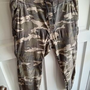 Modern Coulture size M Camoflouge Jogger Style Denim